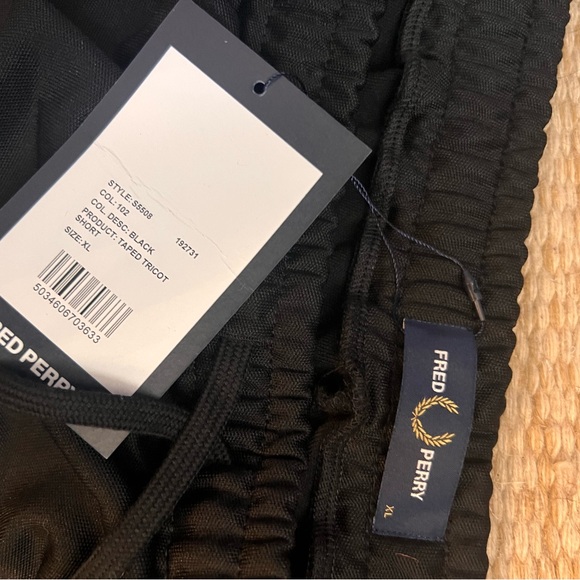 Fred Perry Taped track shorts - NWT - Picture 5 of 5